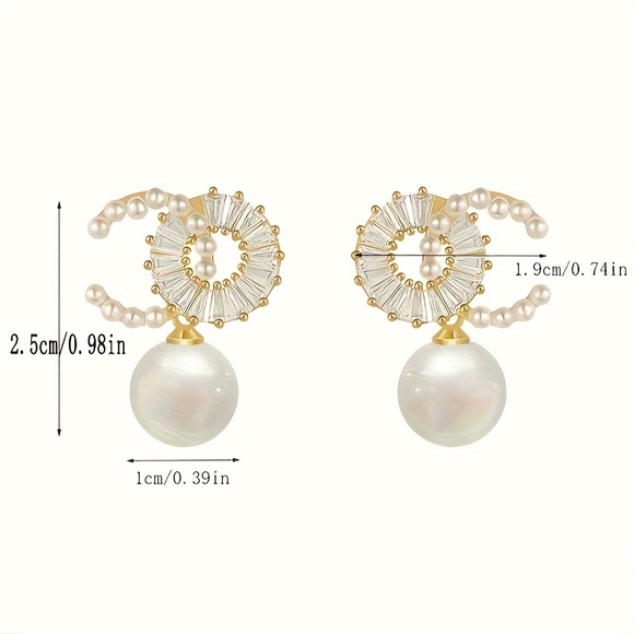 Glamorous Pearl Radiance Stud Earrings - Picture 5 of 5